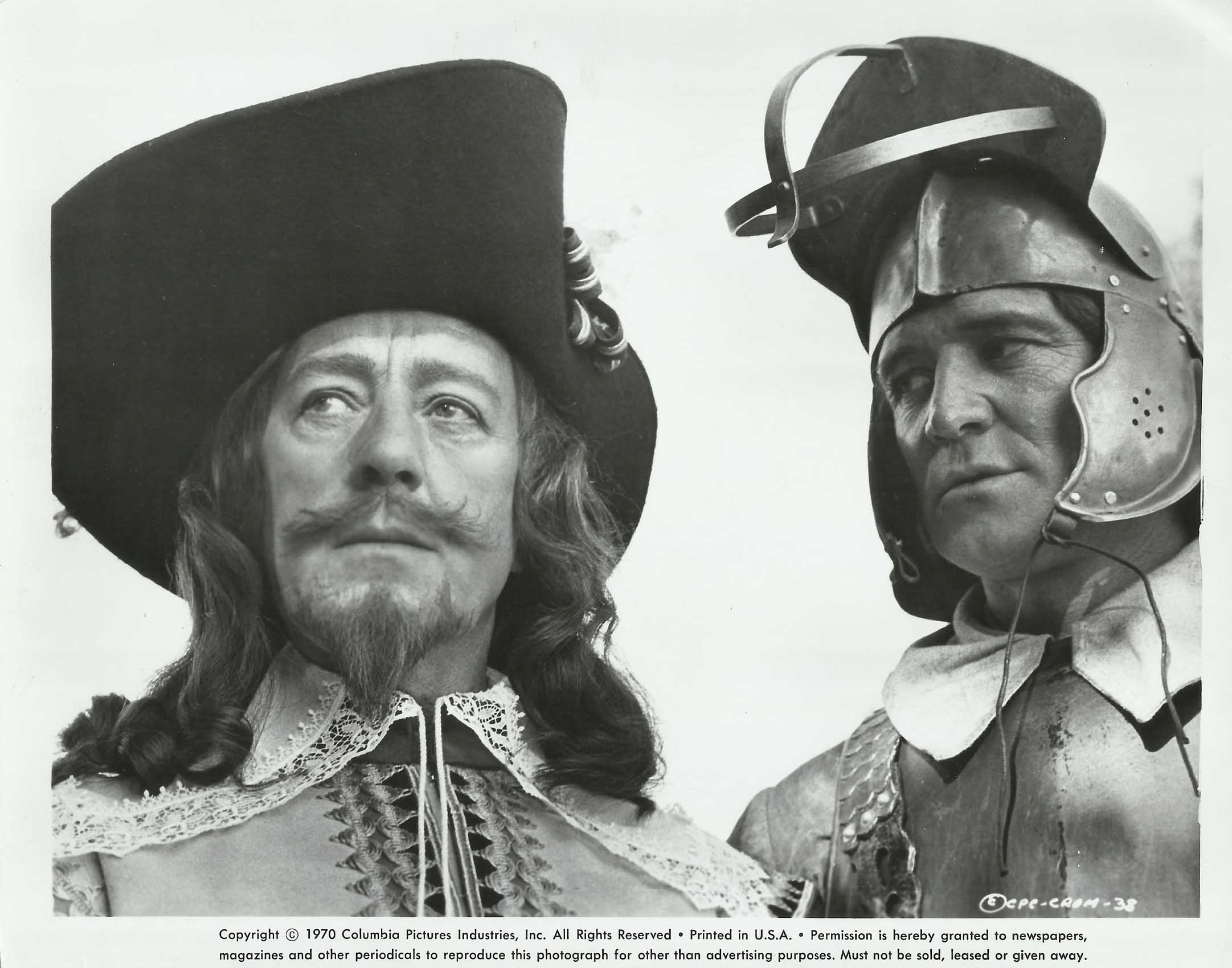 ALEC GUINNESS & RICHARD HARRIS in 