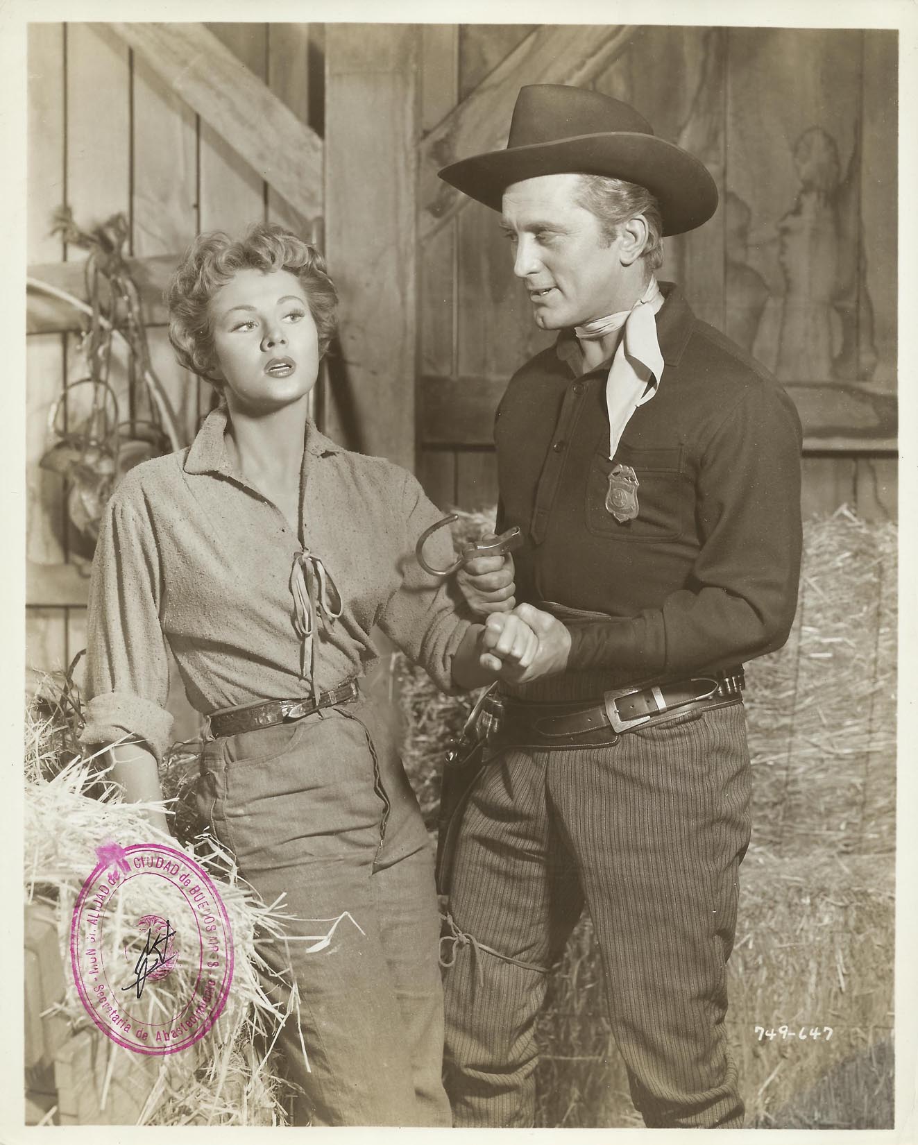 VIRGINIA MAYO & KIRK DOUGLAS in 